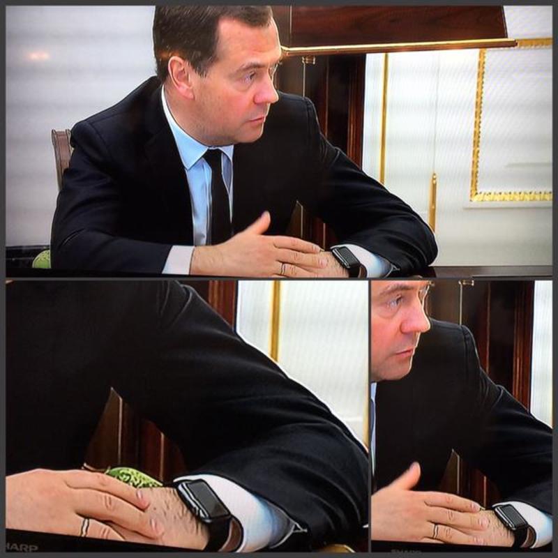 Медведев пришел к Путину на совещание с часами Apple Watch / twitter.com/dimsmirnov175