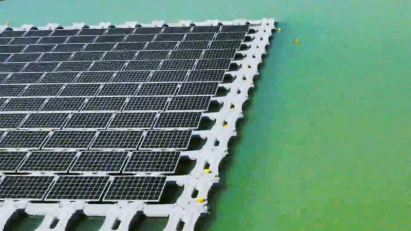 В Японии построили самую большую солнечную электростанцию на воде / pennenergy.com