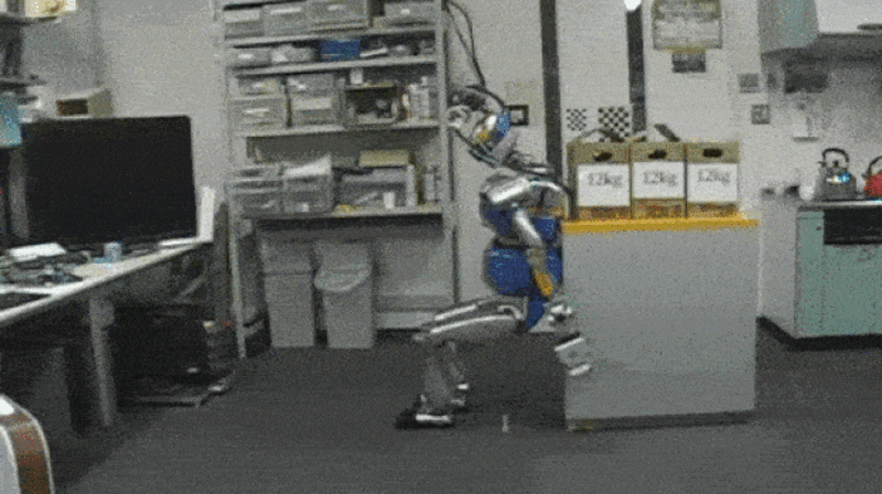 Почти как Чаппи: робота научили передвигать предметы