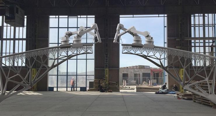 В Амстердаме напечатают 3D-мост при помощи роботов