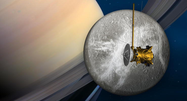 NASA показало прощальные фото четвертого спутника Сатурна