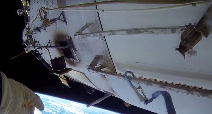 Космическая прогулка: В Сеть выложили видео выхода в открытый космос