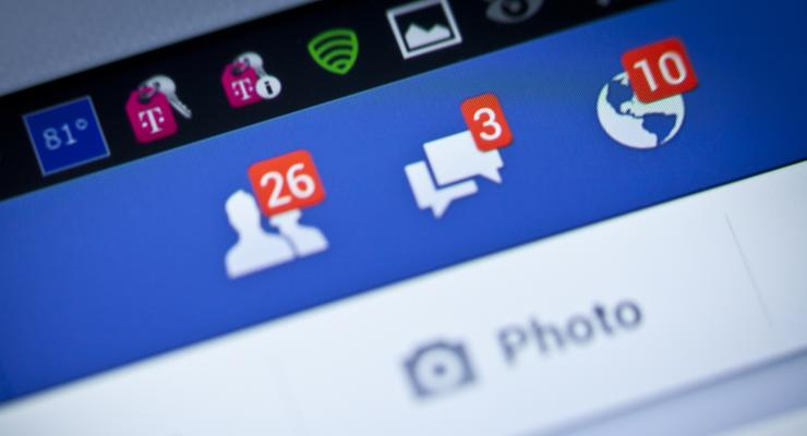 Пользователи Facebook стали реже публиковать фото и статусы
