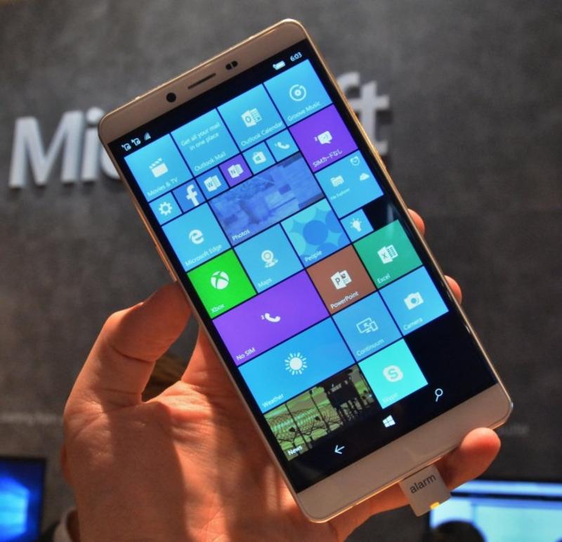 Японская компания показала 6-дюймовый смартфон на Windows 10 Mobile / mobilenet.cz