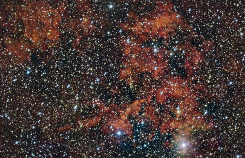 Астрономы засняли облако гигантских звезд / ESO