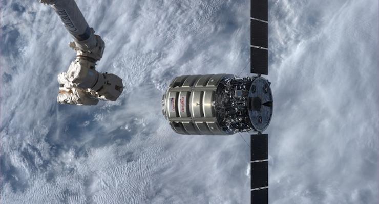 NASA подожжет корабль в открытом космосе