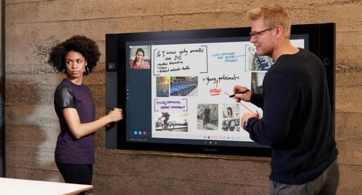 Microsoft начал продажи гигантского планшета Surface Hub