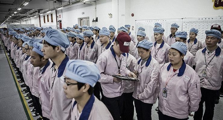 Цена iPhone: СМИ показали условия жизни сборщиков Apple в Китае