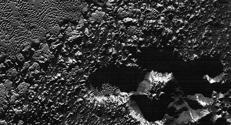 Плутон в деталях: NASA показало поверхность карликовой планеты