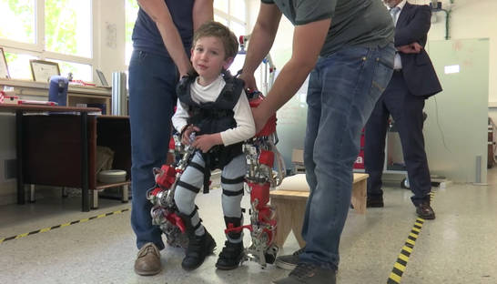 В Испании показали первый экзоскелет для детей