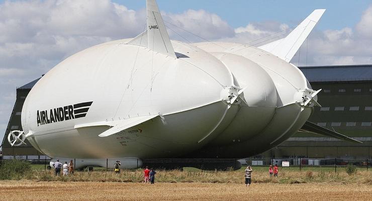 В Великобритании впервые запустили самый крупный дирижабль-гибрид