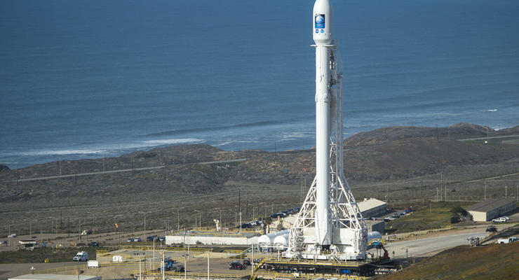 SpaceX показала видео с ускоренной съемкой запусков Falcon 9
