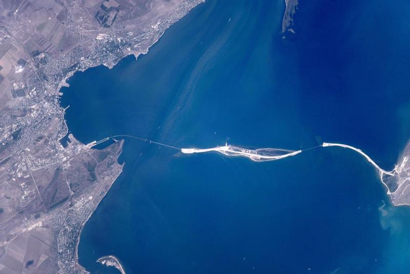 Космонавты показали, как выглядит Керченский мост из МКС