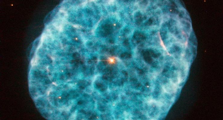Hubble передал фото космической "устрицы"