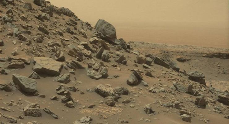 NASA опубликовало впечатляющие снимки скал Марса