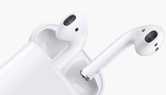 Глава Apple объяснил, почему беспроводные наушники не потеряются