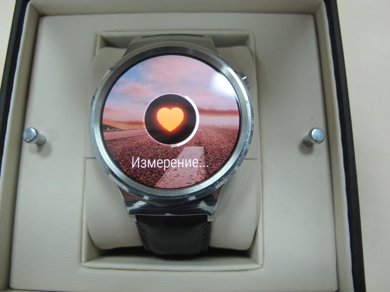 Обзор умных часов Huawei Watch / bigmir.net