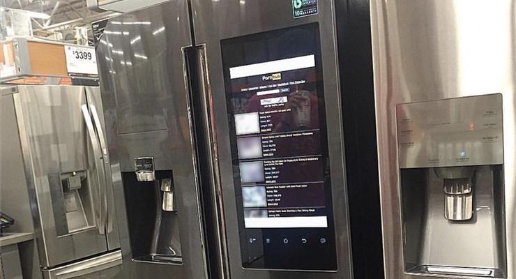 "Умный" холодильник в одном из американских магазинов самостоятельно зашел на Pornhub