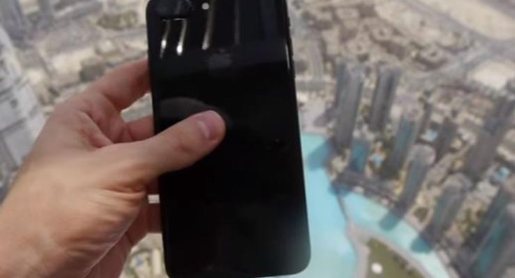 Украинец испытал iPhone 7, сбросив с небоскреба