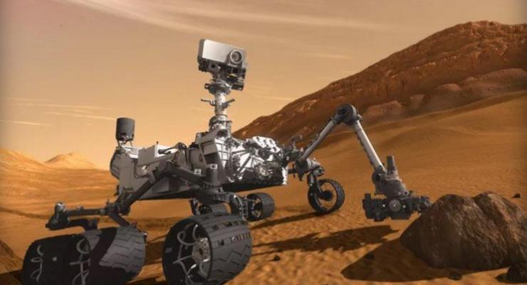 Curiosity заметил странный металлический метеорит на Марсе