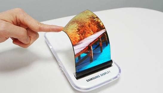 В Сети появились фото гибкого смартфона Samsung