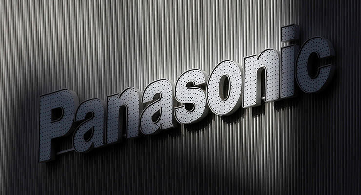 Panasonic запустит в продажу машину по складыванию одежды