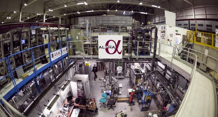 Физики CERN впервые измерили оптический спектр антиматерии
