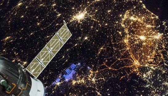 NASA показало впечатляющий снимок ночной Европы с МКС