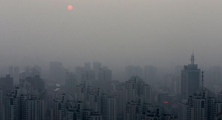 Ученые выяснили причину "вечного смога" над Пекином