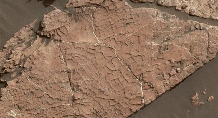 На Марсе нашли потрескавшуюся от воды глину
