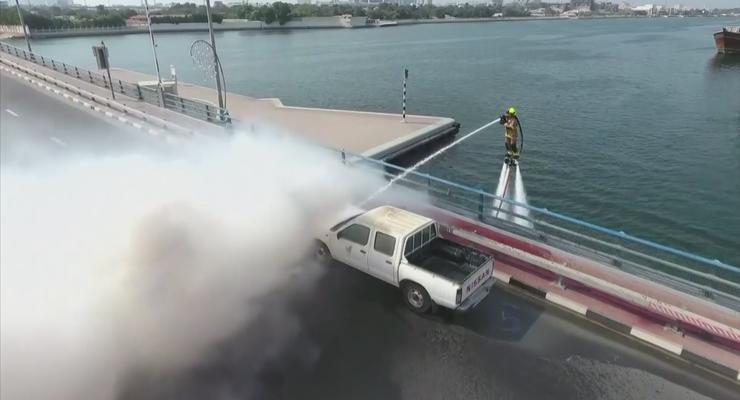 Пожарные в Дубае научились летать