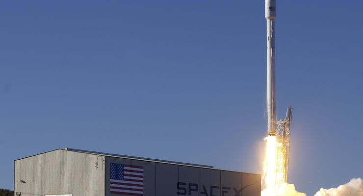 Илон Маск показал видео посадки Falcon 9