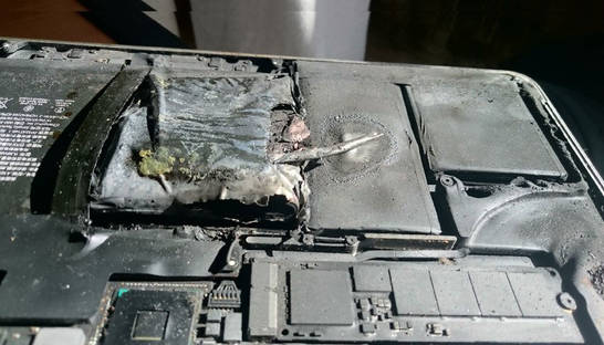 Следом за iPhone: MacBook загорелся прямо на коленях у пользователя