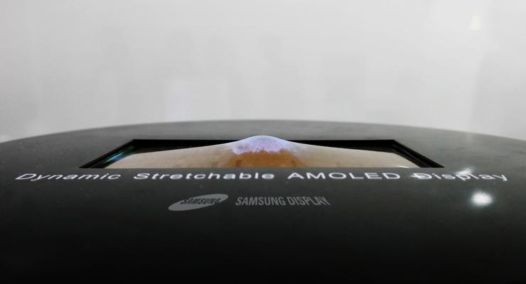 Samsung показала растягивающийся OLED-экран