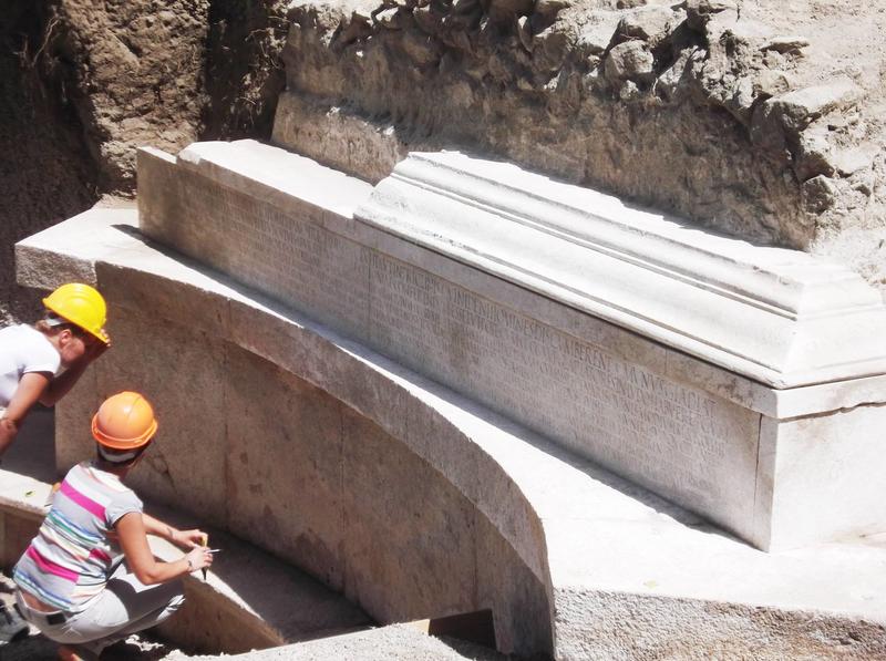 В Помпеях нашли древнюю гробницу / The History Blog