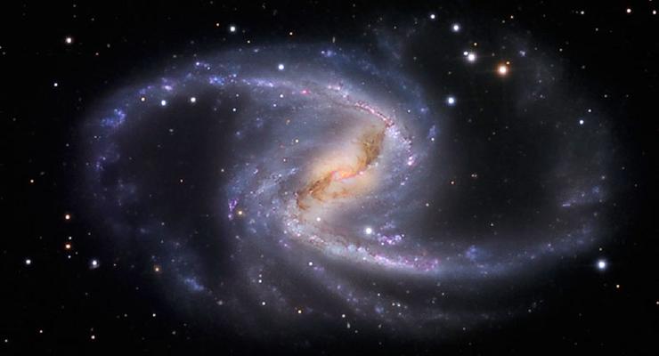 Астрономы засняли красивую галактику со спиральными рукавами