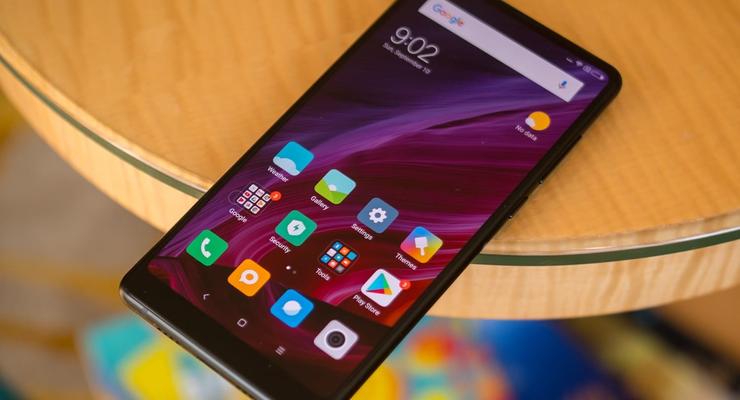 Xiaomi готовит "неубиваемый" безрамочный смартфон