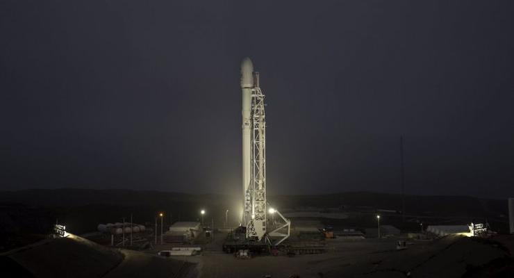 Запуск ракеты SpaceX с секретным спутником отложили
