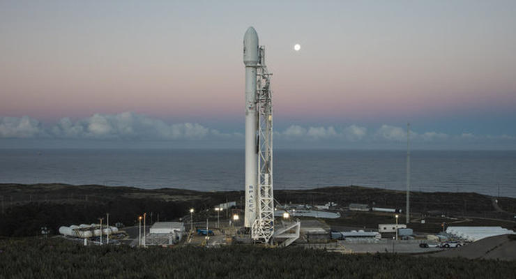 SpaceX отложила запуск спутников глобального интернета