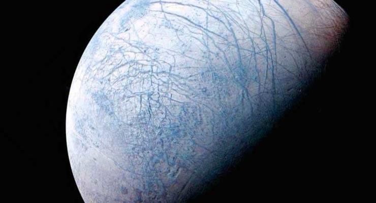 На спутнике Юпитера могут жить питающиеся радиацией бактерии