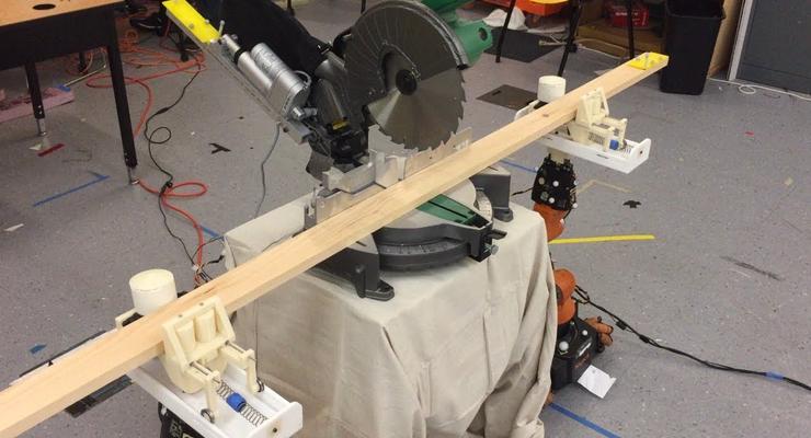 Автопила: Инженеры создали робота-плотника