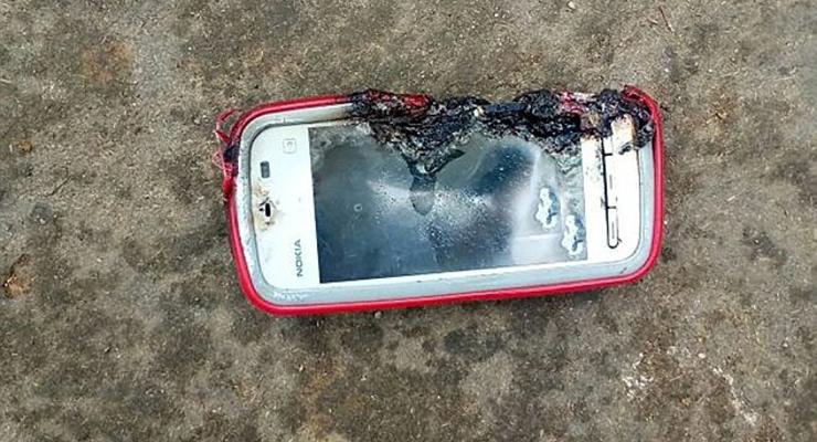 В Индии девушка погибла из-за взрыва телефона