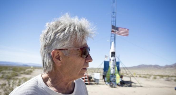 Американец взлетел на ракете, чтобы доказать теорию плоской Земли