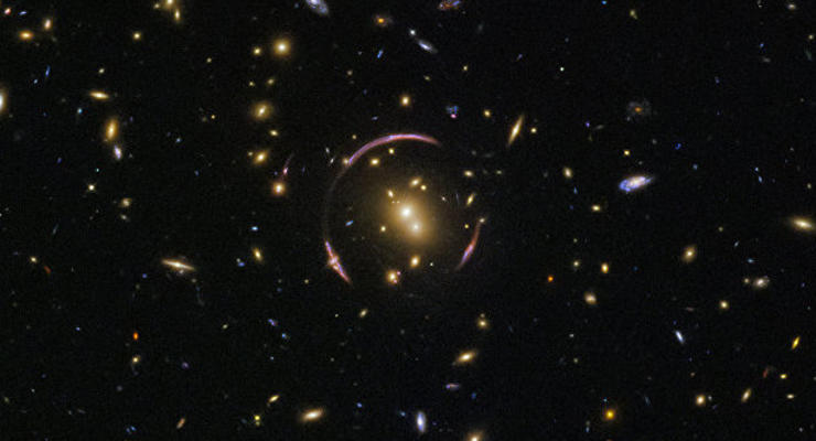 Телескоп Хаббл заснял "космический глаз" из галактик