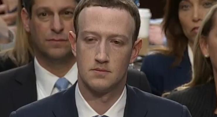 Цукерберг - робот: Основатель Facebook выступил в сенате