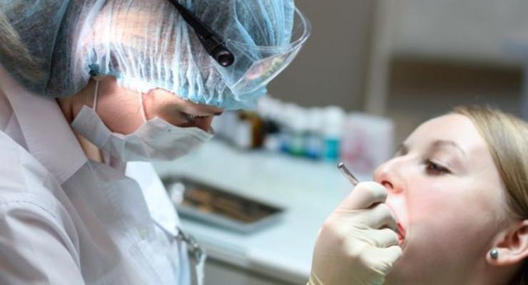 Найден способ восстановить зубы без пломб