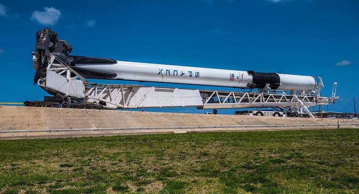 SpaceX провела огневые испытания Falcon 9