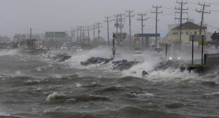 Ученые: Разрушительных ураганов из Атлантики станет больше