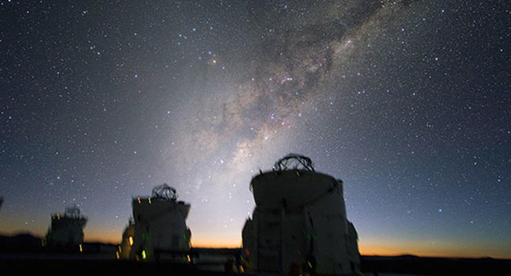 Очень большой телескоп нашел темные галактики