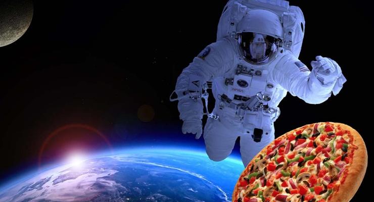 Астронавт заказал пиццу из космоса